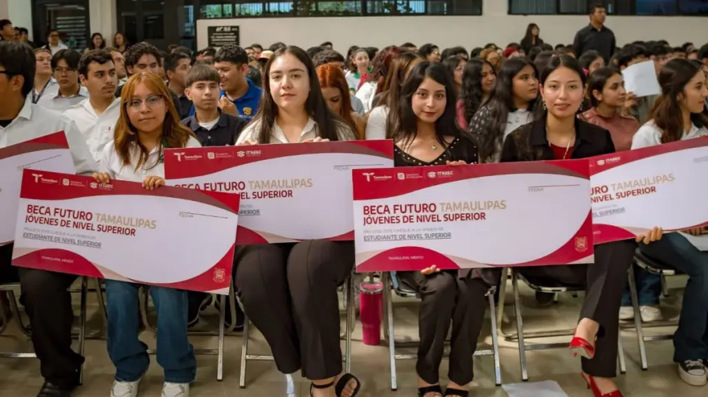 Entrega SET 693 becas a estudiantes de la Universidad Tecnológica de Nuevo Laredo