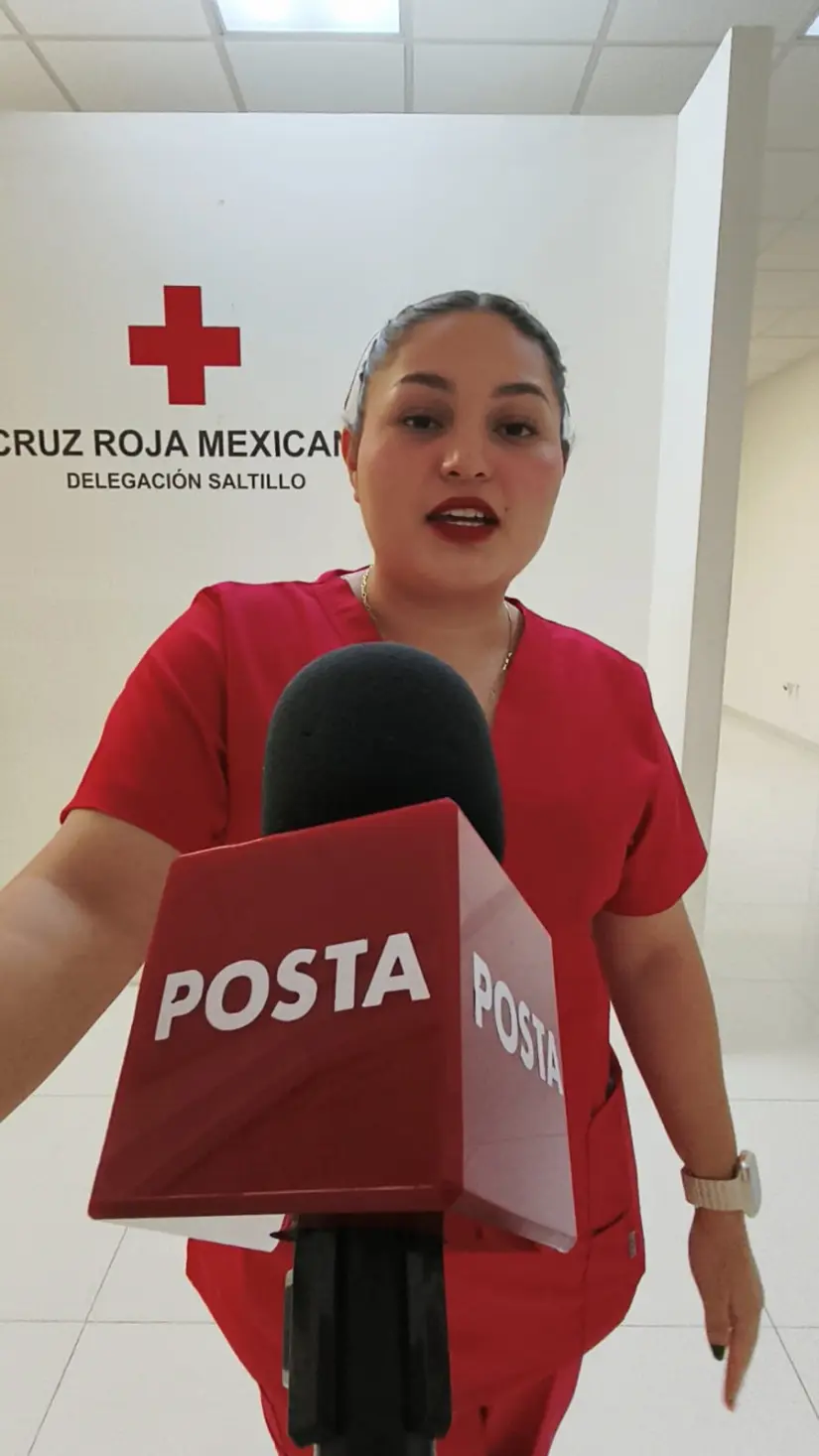 Recorrido de POSTA Coahuila por la farmacia de Cruz Roja Saltillo / Foto: Marco Juárez 
