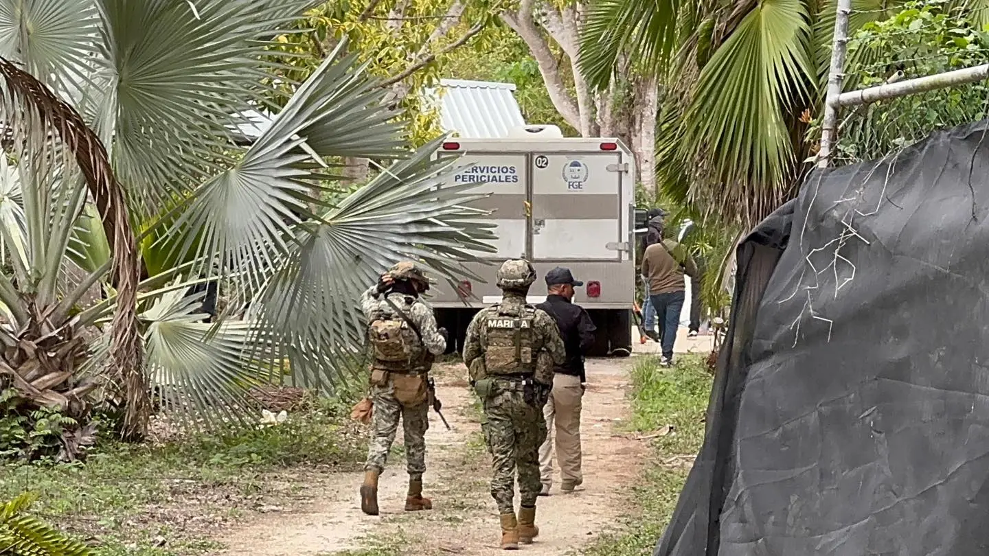 La jornada del miércoles se realizó un operativo en un rancho cerca de Cancún en donde las autoridades lograron rescatar a dos personas víctimas de secuestro y detener a dos sujetos.- Fuente Fátima Vázquez Digital