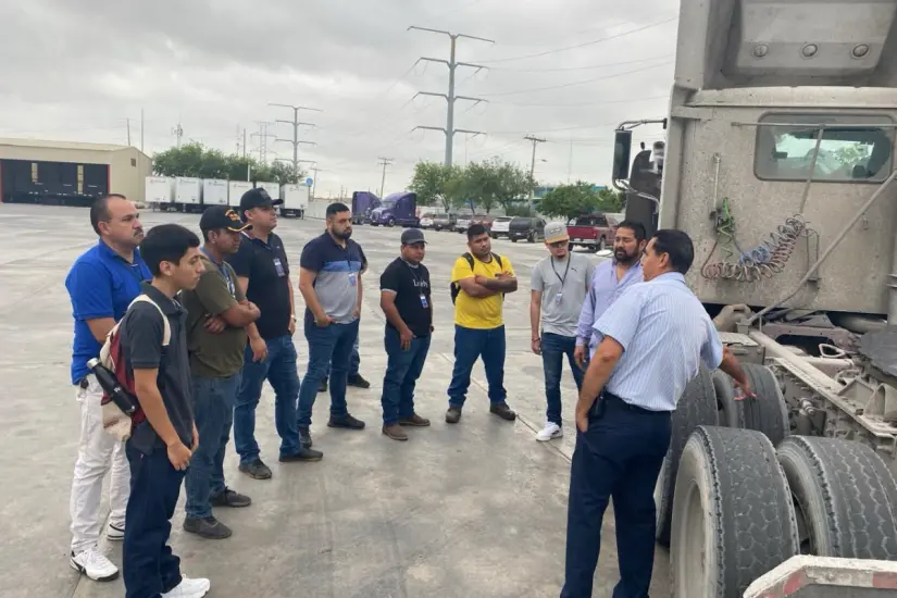 Obtén tu licencia de conductor de transporte de carga federal | Foto: ITACE
