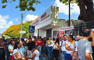 Maestros del CNTE Sección 33 en Yucatán cierran aulas y exigen mejoras laborales