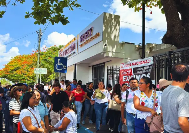 Maestros del CNTE Sección 33 en Yucatán cierran aulas y exigen mejoras laborales