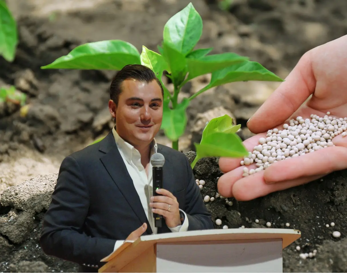 Los beneficiados directos fueron productores agrícolas de García, quienes agradecieron la gestión del alcalde Manuel Guerra Cavazos. Foto: Canva/Manuel Guerra Cavazos.