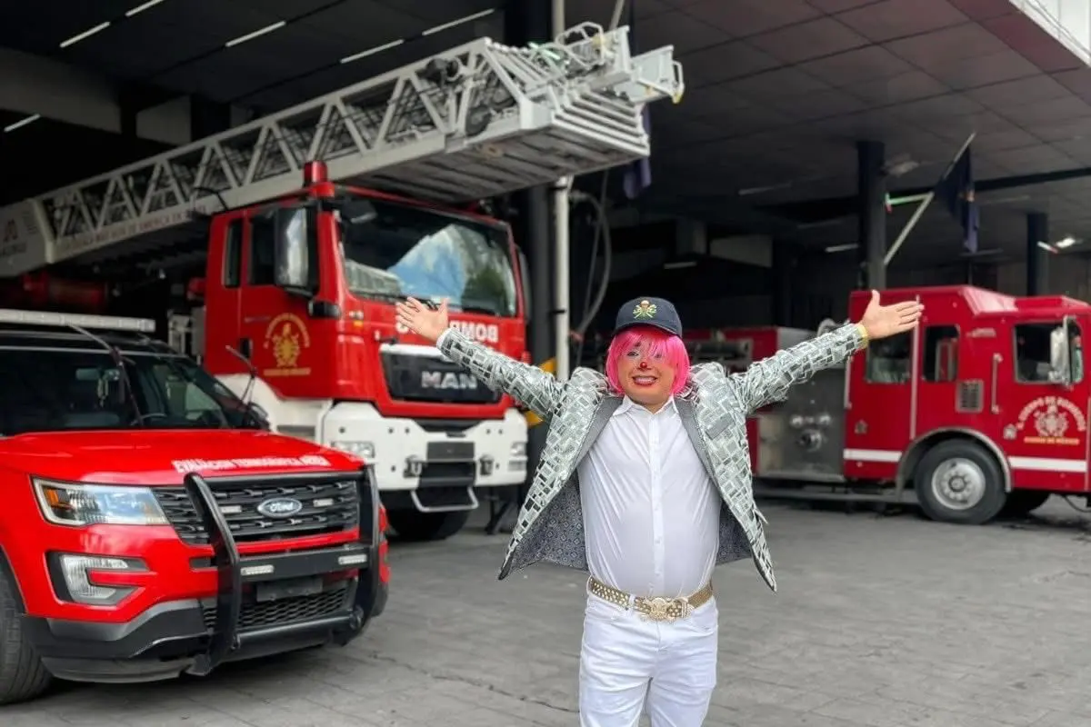 PacMan Comelón, como es conocido, es un payaso y bombero muy conocido en el sur de Tamaulipas. Foto: Axel Hassel