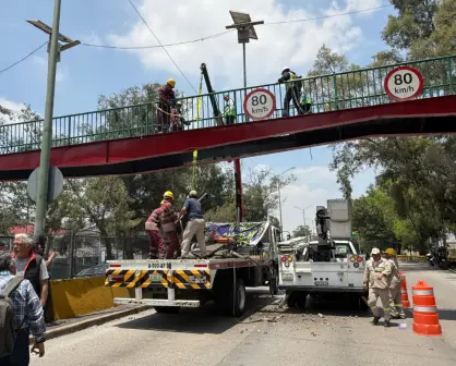 Cae parte de puente peatonal en Río Churubusco; no se reportan heridos