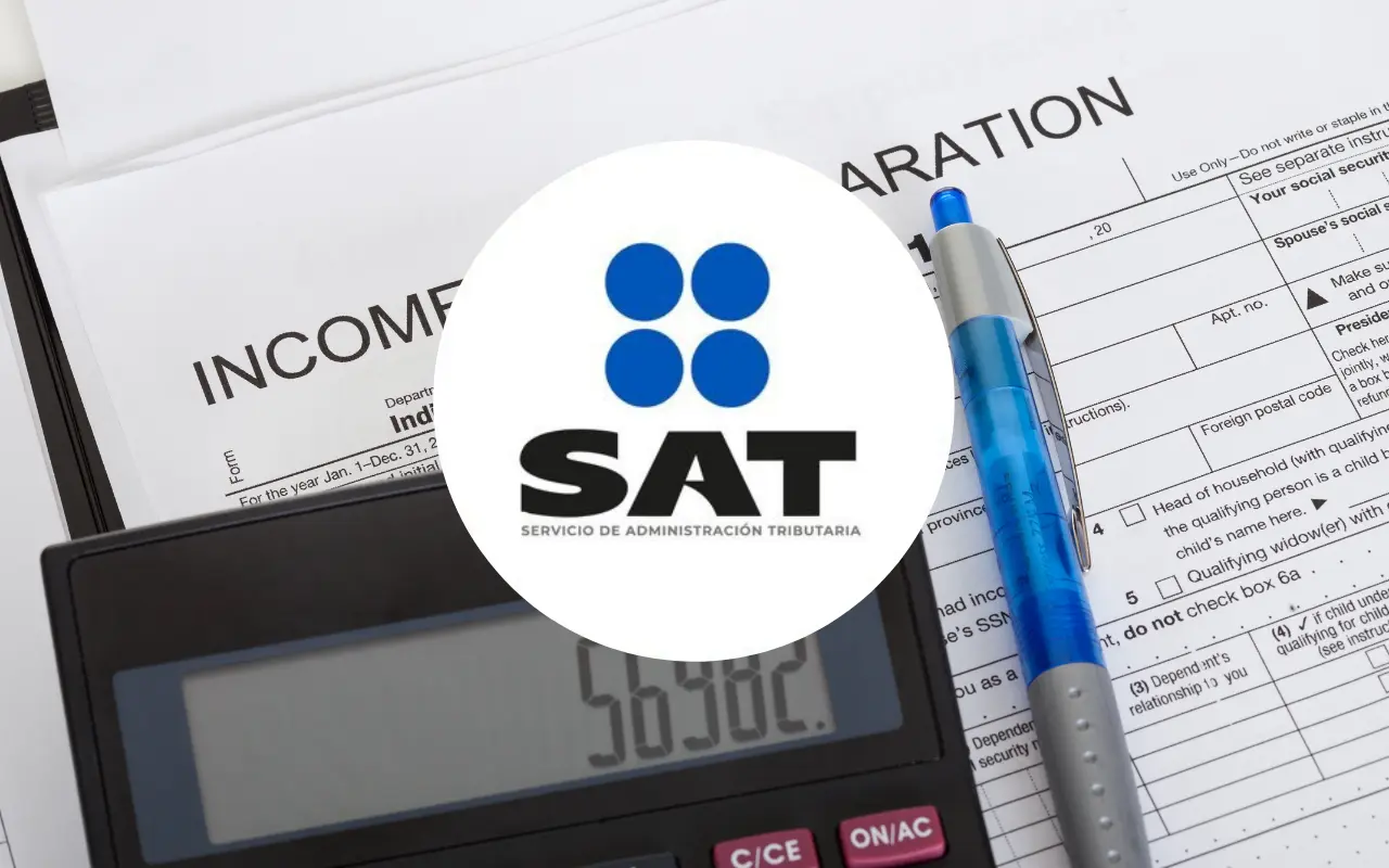 Hoja de pago de impuestos y logo del SAT. Foto: SAT / Canva