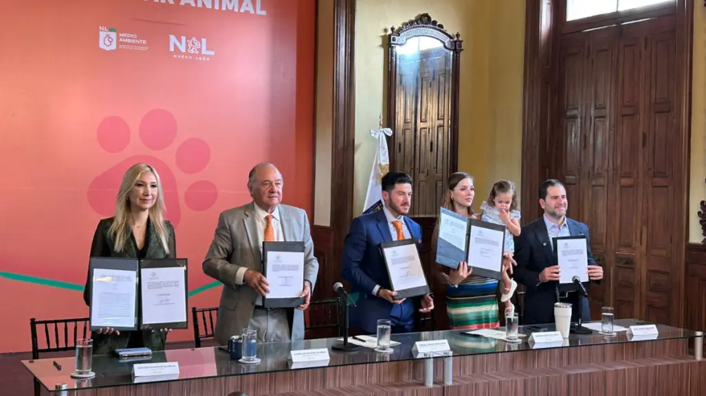 Samuel García firma Decreto de Reforma a la Ley de Protección y Bienestar Animal