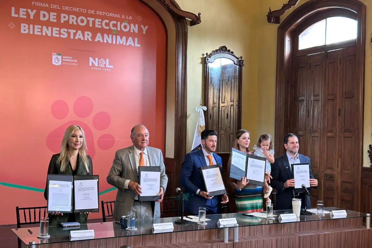 Samuel García advirtió que quien se meta con un animal, o quien contamine, irá a la cárcel/Foto: Rosy Sandoval