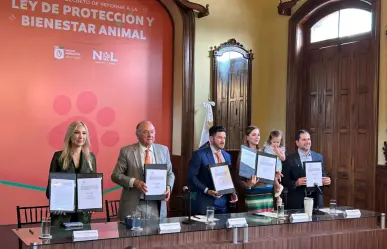 Samuel García firma Decreto de Reforma a la Ley de Protección y Bienestar Animal