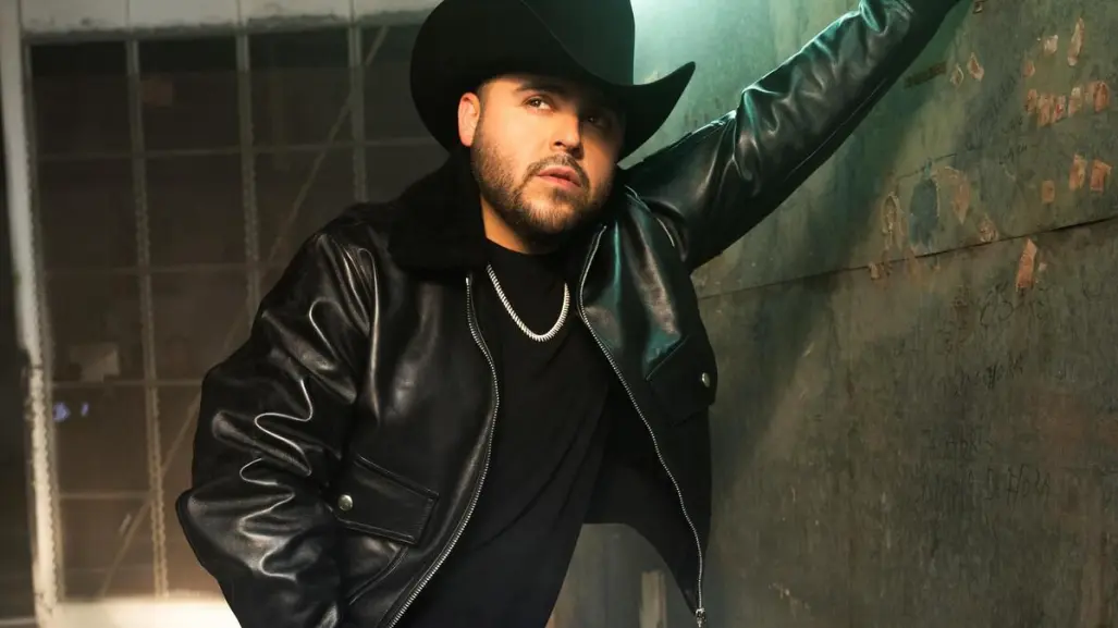 Gerardo Ortiz se pone romántico con Échame el grito