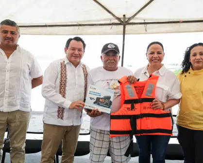 Más seguridad en altamar para pescadores de Telchac Puerto con chalecos y radios
