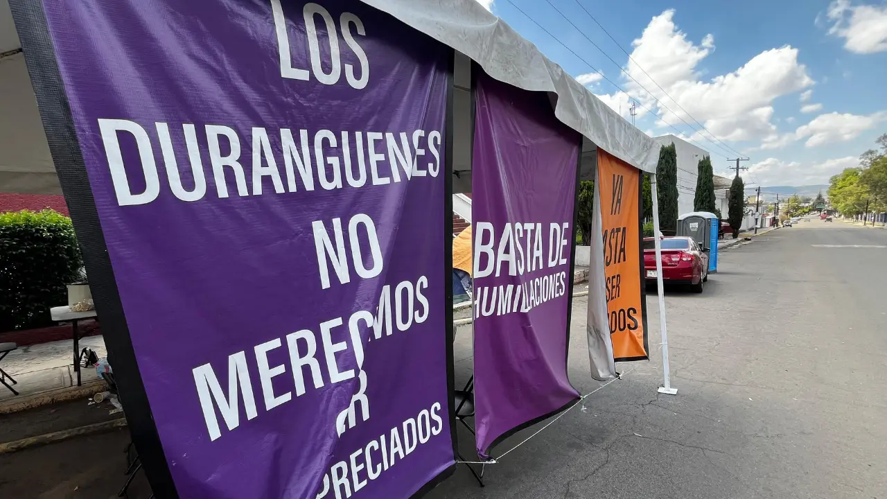 Las oficinas de la Delegación de Bienestar en Durango siguen tomadas por trabajadores. Foto: Alejandro Ávila.