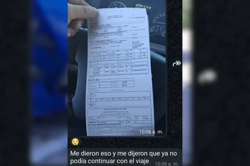 Tras ser detenido, al chofer no se le permitió continuar su camino y la empresa lo reemplazó. Foto: Carlos García