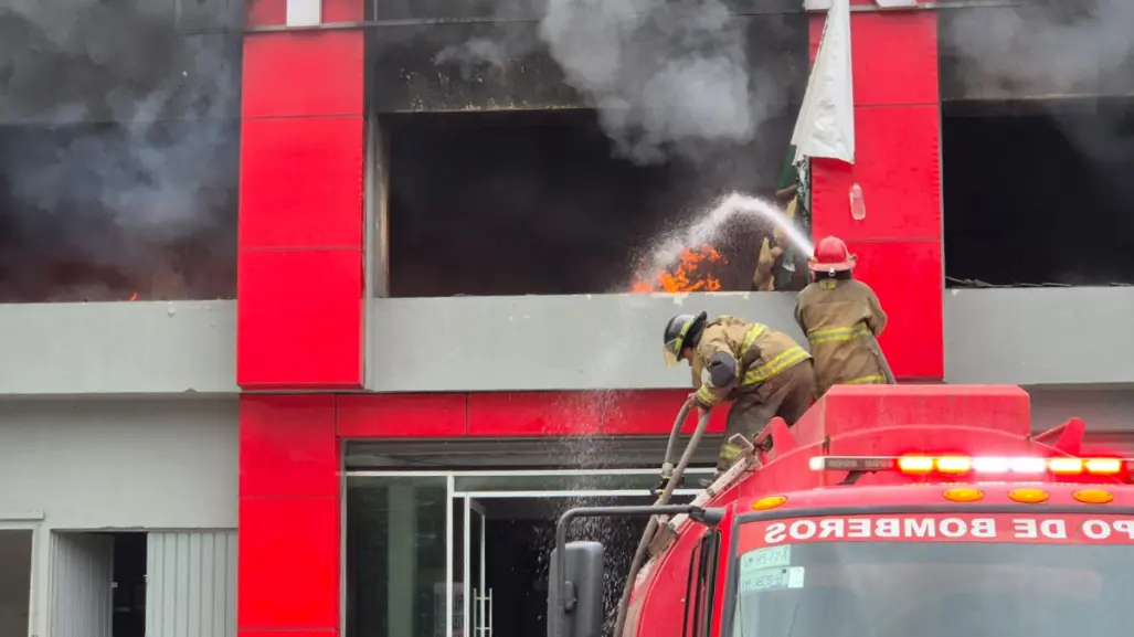 Incendio daña bodega de productos chinos en Villahermosa, Tabasco