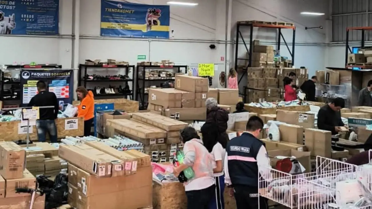 La bodega escondida en Edomex donde puedes comprar celulares y ropa sin pagar todo al contado. Foto: TiendaKomet México