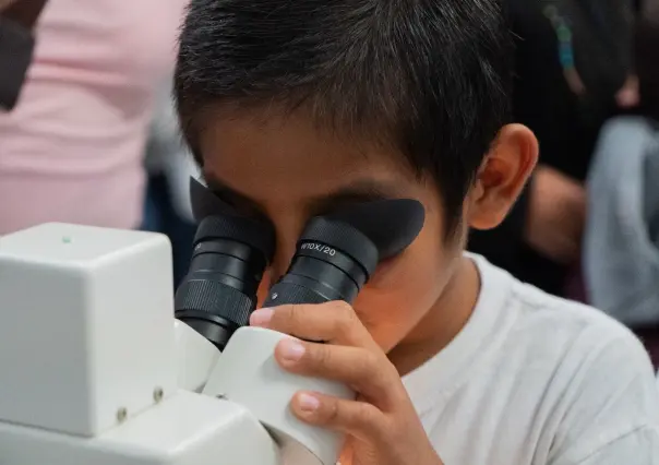 Niñas y niños de Casa Otoch disfrutan jornada especial por los 20 años del Hospital de la Amistad