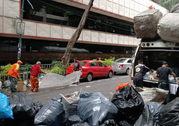 Marcha LGBT en CDMX dejó más de 30 toneladas de basura, así lo reportó la alcaldía Cuauhtémoc