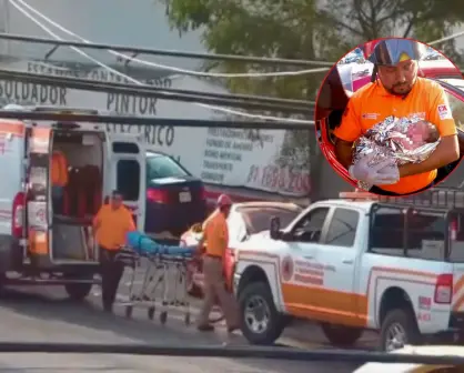 Rescatistas de Juárez, Nuevo León asisten a mujer en labor de parto en avenida