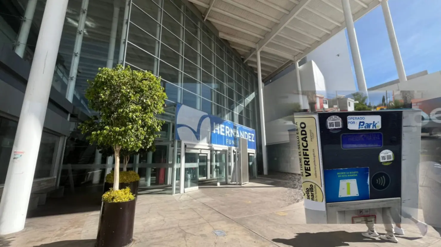 Foto: Jesús Carrillo | Sin regulación, el incremento en los cobros de estacionamientos de plazas comerciales.
