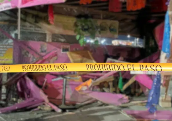 ¡Se dio a la fuga! Puesto en Los Cabos queda destrozado tras ser embestido por un auto