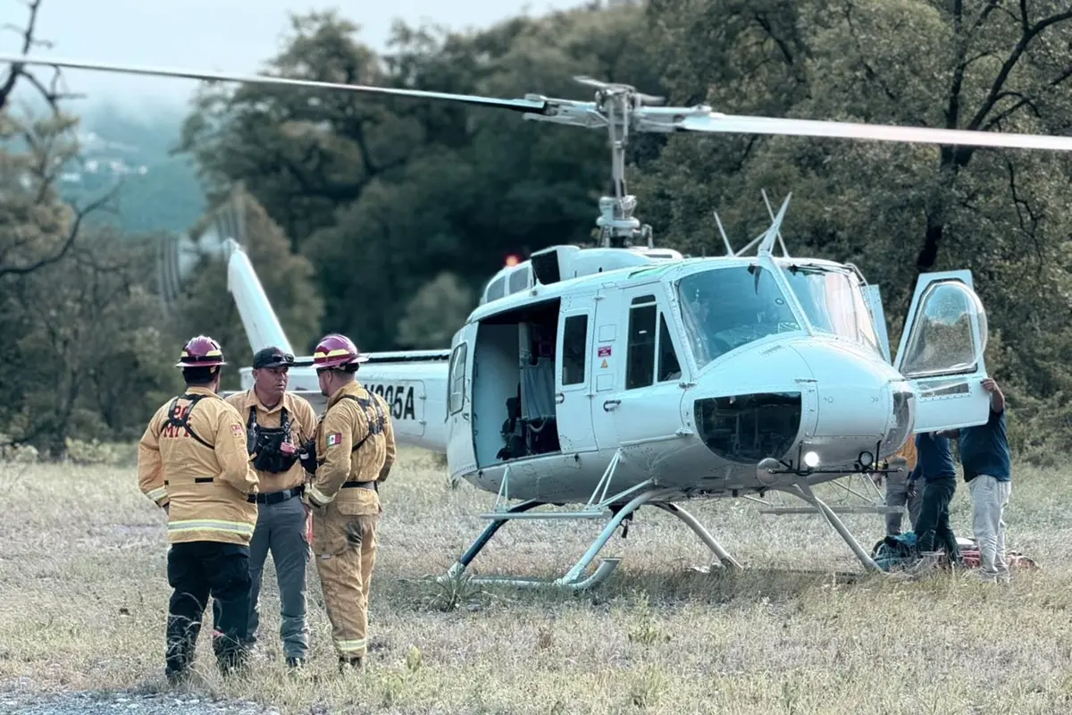 Desde las primeras horas de este lunes se iniciaron operaciones coordinadas para contener el fuego. Foto: Protección Civil Monterrey