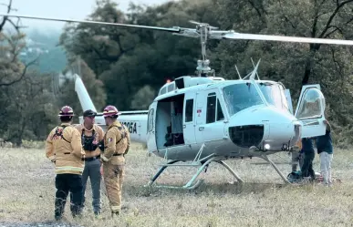 Siguen labores en incendio provocado por rayo en "El Diente" en Monterrey