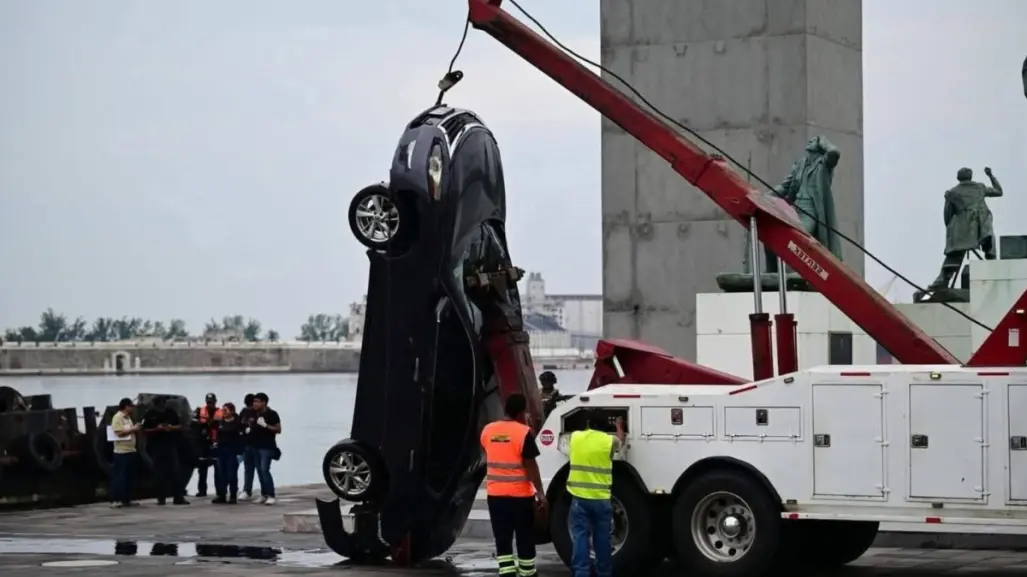Tragedia en el Malecón de Veracruz: dos tamaulipecos pierden la vida al caer al mar