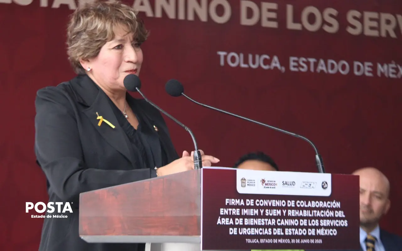 La gobernadora Delfina Gómez anunció el nuevo servicio gratuito de traslado para niñas y niños con cáncer en el Edomex, como parte de su compromiso con la salud infantil. Foto: Alberto Dzib