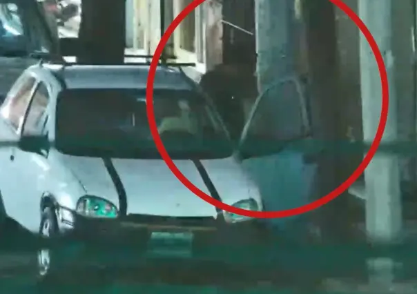 Cámaras del C4 exhiben a hombre en robo de auto en Monterrey