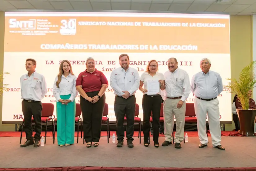 Entrega de nombramientos por cambio de centro de Trabajo | Foto: SET