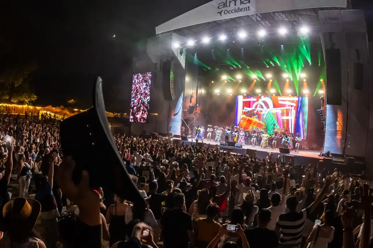 Los Tigres del Norte rugen en su despedida de Madrid (Foto: IG @lostigresdelnorte / Canva)