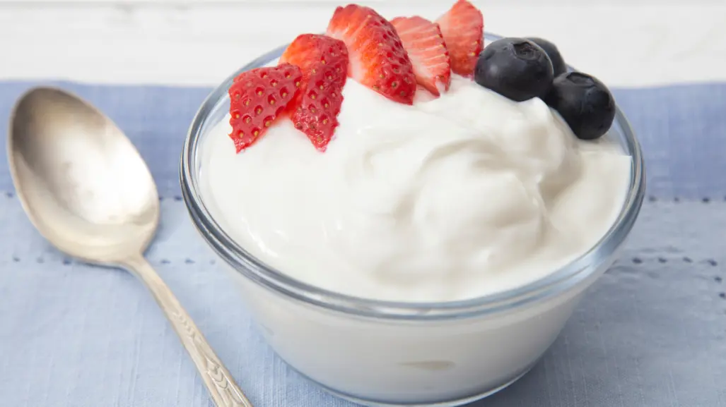 El yogurt griego que es rico en proteínas, cuesta 43 pesos y Profeco recomienda