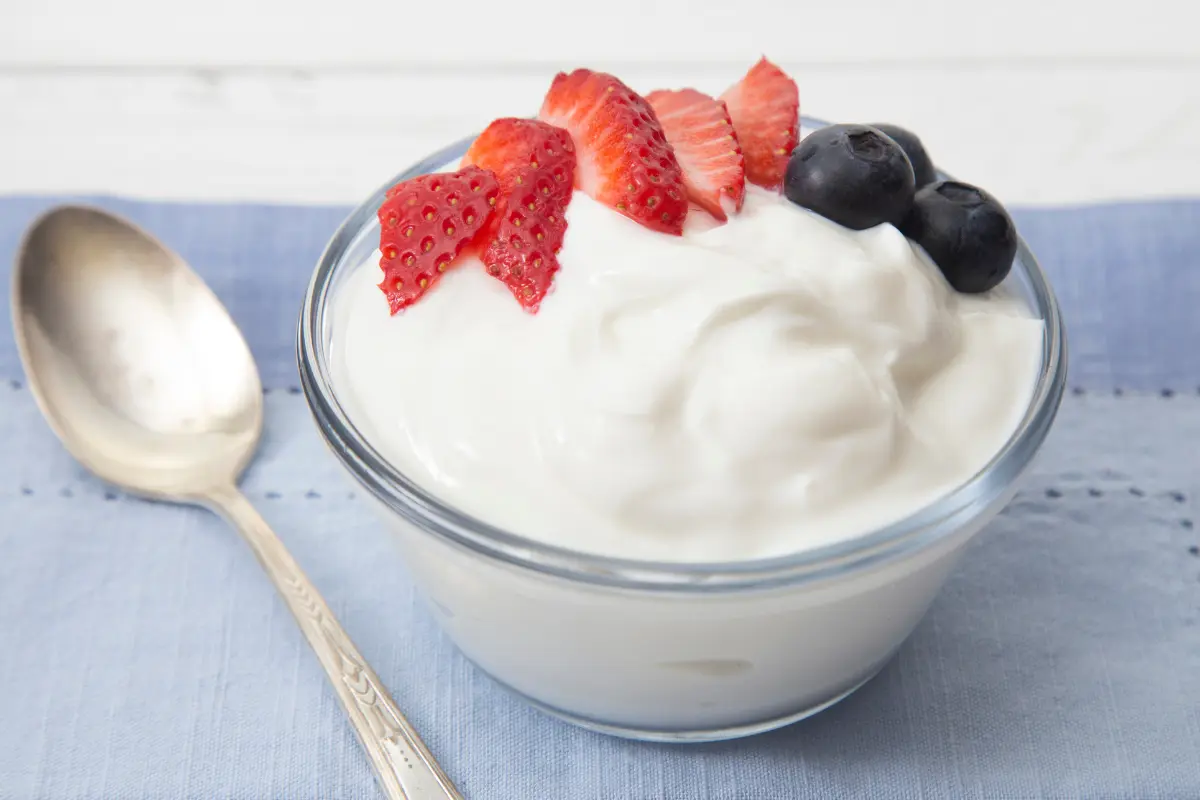 El mejor yogur griego ha sido identificado por la Profeco, ofreciendo a los consumidores una opción superior en calidad. Foto: Canva