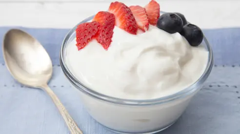 El yogurt griego que es rico en proteínas, cuesta 43 pesos y Profeco recomienda