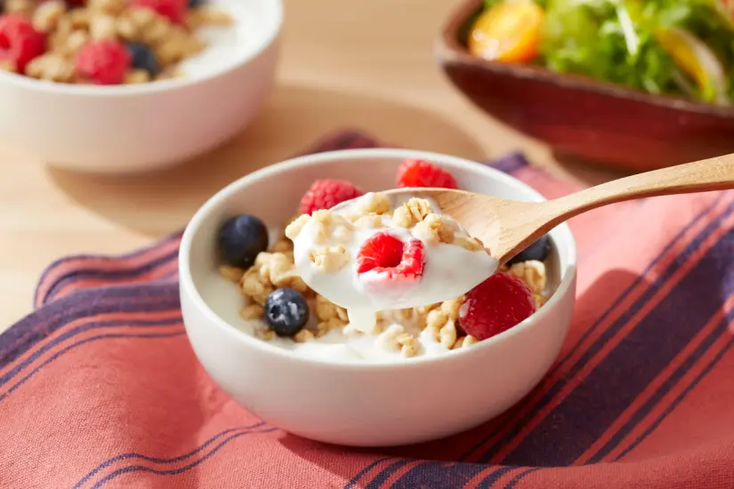 La Profeco ha evaluado distintas marcas y ha seleccionado el yogur griego más destacado por su superioridad en calidad. Foto: Canva