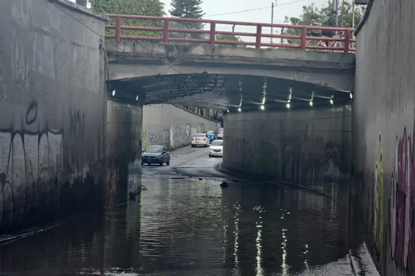 Lluvias inundan alcaldías Cuauhtémoc y Venustiano Carranza de CDMX; vecinos piden apoyo