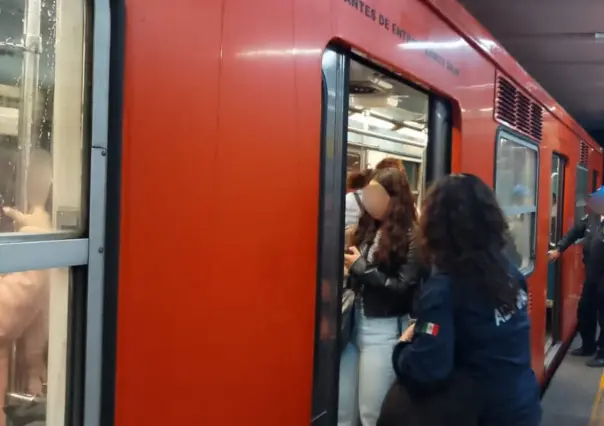 Línea 8 del Metro CDMX suspende servicio en cuatro estaciones por inundaciones