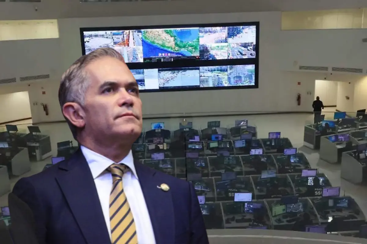 Miguel Ángel Mancera frente al C5 de CDMX. Foto: X (@ManceraMiguelMX) | C5 CDMX