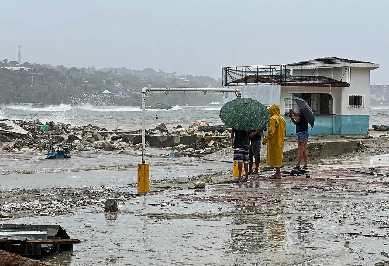 Veracruz, Guerrero y Tamaulipas cancelan clases ante llegada de Barry y Flossie. Foto: AFP