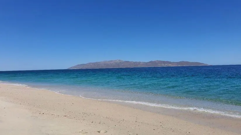 Punta Arena destaca por su arena blanca, el mar azul intenso y la vista hacia Isla Cerralvo. Foto: TripAdvisor