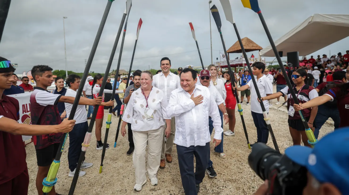 Gobernador de Yucatán entrega la rehabilitada Pista Internacional de Remo y Canotaje de Progreso. Foto: Cortesía