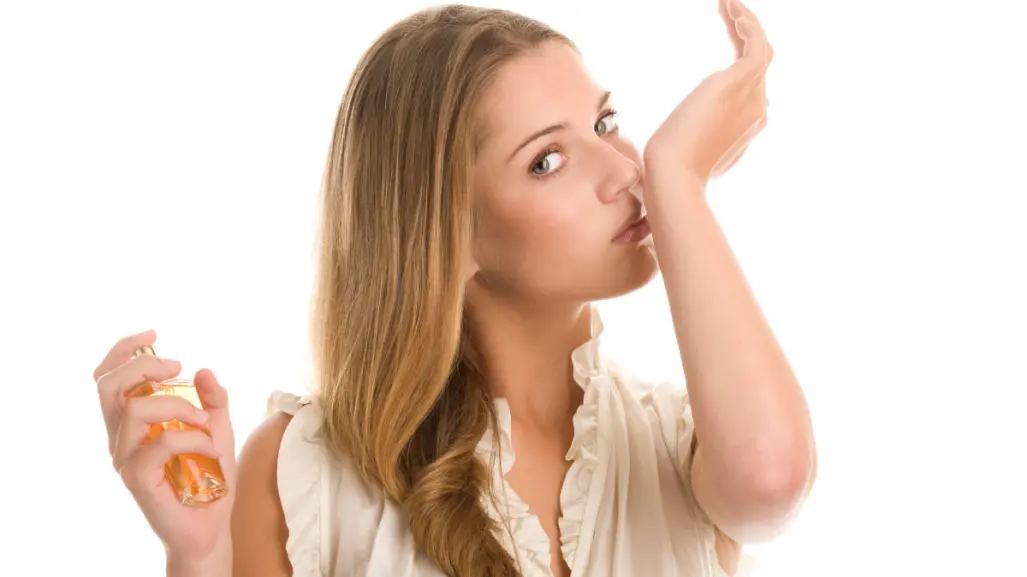 5 perfumes frescos y accesibles para adolescentes que buscan su primer aroma