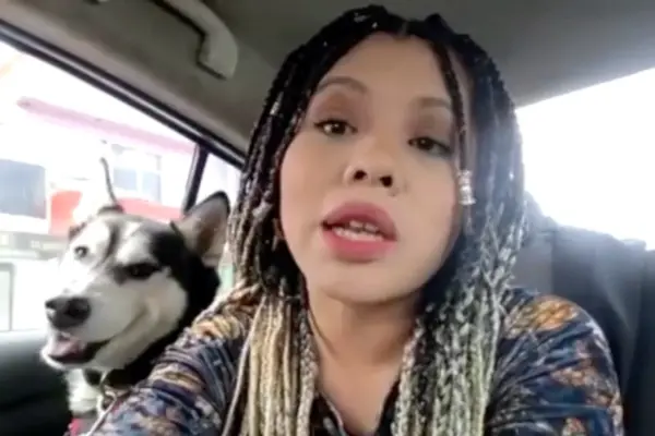 Niegan vuelo en CDMX a "Mila", perrita de servicio; artista busca llegar a Francia