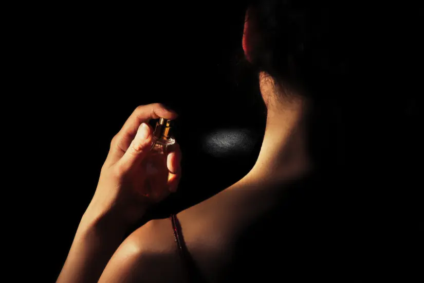 El nuevo perfume de Zara, muy similar a Baccarat Rouge 540, es una opción perfecta y asequible para otoño. Foto: Canva