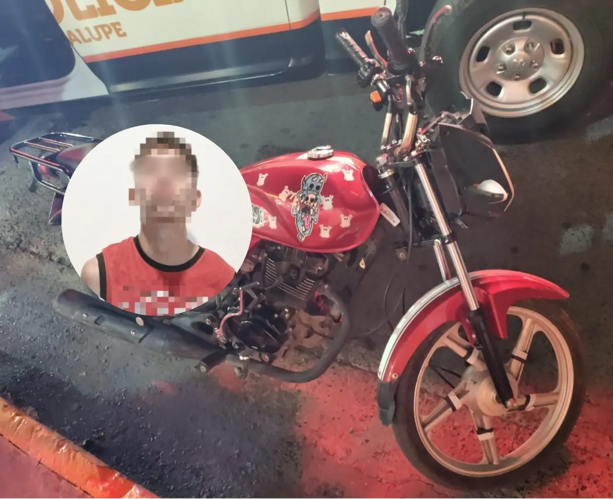 Los dos detenidos eran menores de edad y al intentar evadir a la policía intentaron escapar en una motocicleta. Foto: Secretaría de Seguridad Pública de Guadalupe.