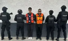 Detienen a dos con droga y armas en Juárez