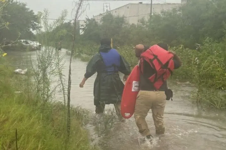 Hombre pierde la vida traes caer a un dren pluvial junto a una menor en Matamoros