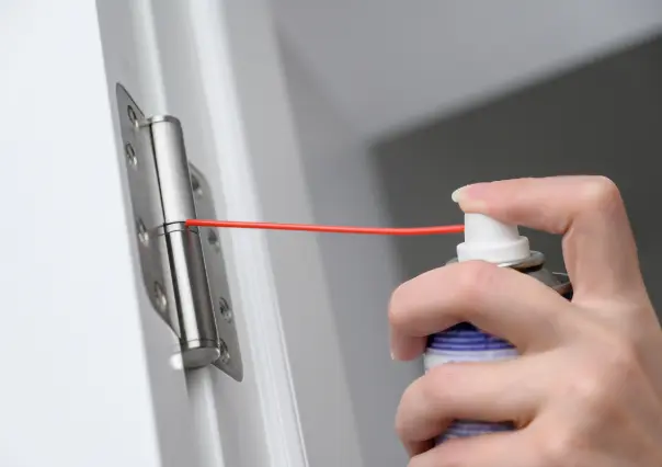 Guía práctica para arreglar puertas que rechinan o no cierran bien