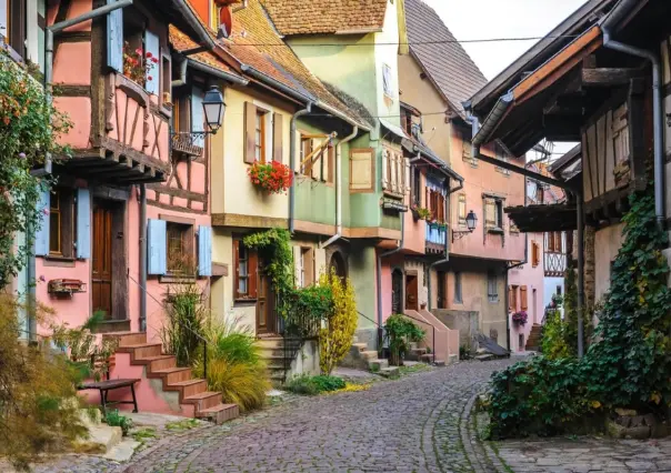 El pueblo medieval en Francia donde el tiempo se detuvo hace siglos