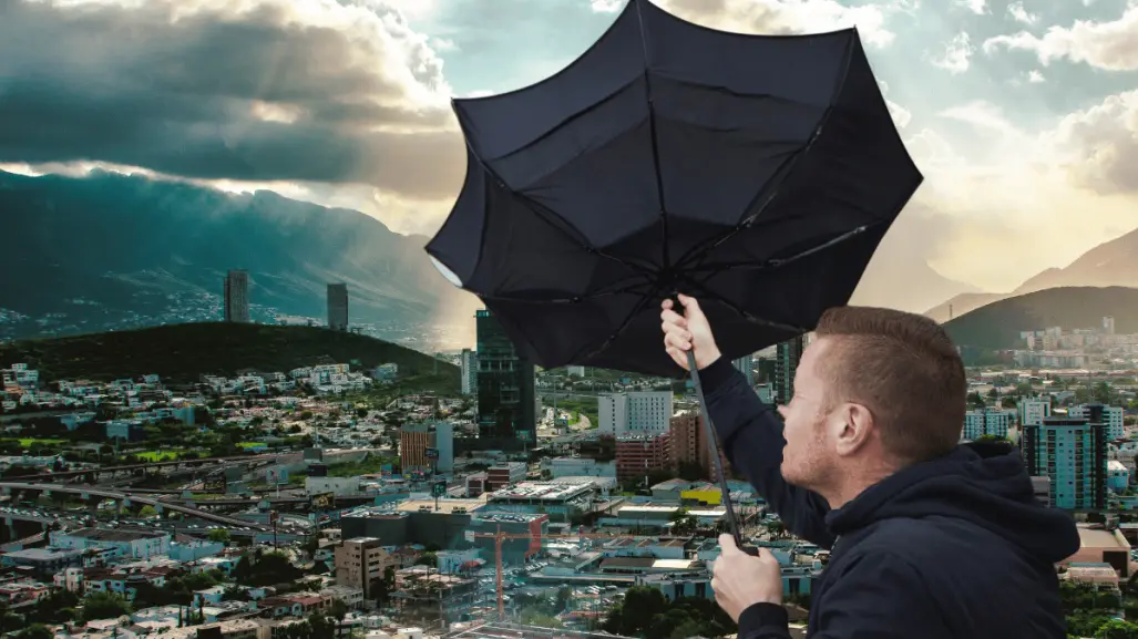 Llega julio con lluvia y vientos fuertes en Nuevo León
